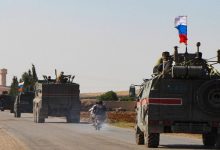 صورة بعد عرقلة الدورية الأولى على طريق “M4” جنوب إدلب.. روسيا تمنح تركيا فرصة لترتيب الوضع وإعادة تسيير الدوريات