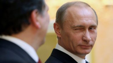 صورة بوتين رئيساً لروسيا حتى عام 2036.. و”شويغو” يتفاخر باستعراض المعدات العسكرية المجربة ضد السوريين