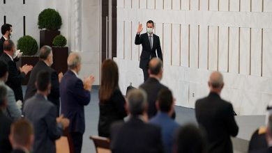 صورة هكذا برر بشار الأسد الوعكة الصحية التي تعرض لها داخل البرلمان (فيديو)..!