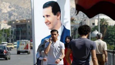 صورة الأولى من نوعها.. أمريكا توجه رسالة هامة إلى الموالين لـ”بشار الأسد”.. هذا مضمونها..!
