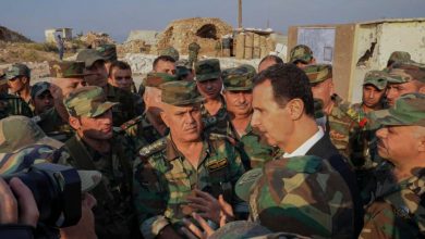 صورة بشار الأسد يصدر قرارات جديدة بشأن خدمة الاحتياط في جيشه.. وروسيا توقف 35 ضابطاً أسدياً وتحقق معهم