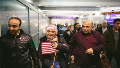 صورة مسؤول أمريكي يتحدث عن عودة اللاجئين السوريين إلى بلادهم والحل الوحيد القابل للتنفيذ في سوريا