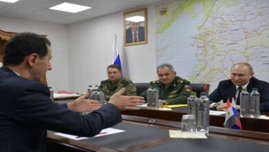 صورة القيادة الروسية تحسم الجدل بشأن تشكيل المجلس العسكري السوري وتشير إلى الحل الوحيد في سوريا