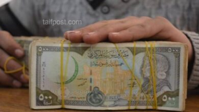 صورة الليرة السورية تواصل انخفاضها أمام الدولار والعملات الأجنبية وارتفاع بأسعار الذهب محلياً وعالمياً
