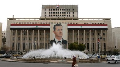 صورة باحث سوري يتحدث عن كواليس إقالة حاكم مصرف سوريا المركزي وعدم تعيين نظام الأسد بديلاً عنه!