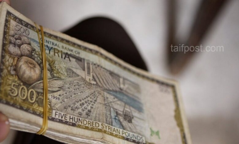 الليرة السورية تواصل انخفاضها أمام الدولار