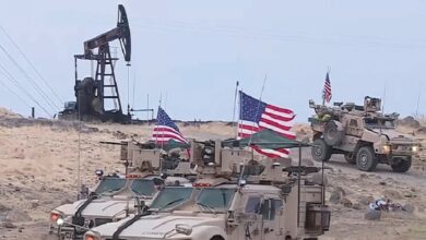 صورة روسيا تنتقد أمريكا وتتهمها بسـ.ـرقة النفط السوري.. إدارة بايدن ترد وتدعو لتحرك فوري في سوريا