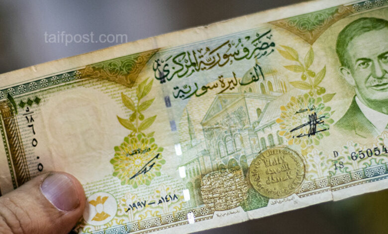 ارتفاع بقيمة الليرة السورية أمام الدولار