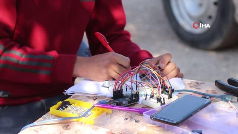 طالب سوري ينجح باختراع تقنية فريدة