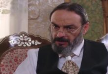 صورة “يلي ما عنده رغبة يشوف يقلب المحطة”.. الممثل جلال شموط  يتحدث عن “القبلات” في الدراما السورية!
