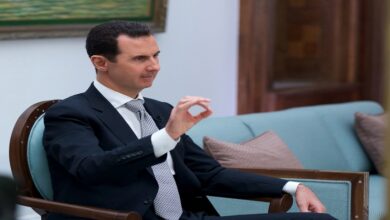 صورة “زيارة غير معلنة”.. بشار الأسد يلتقي مسؤولاً عربياً في دمشق ويدعو إلى مقاربة سياسية جديدة!