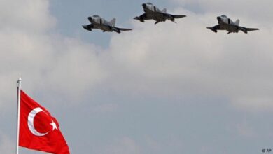 صورة ما هي تبعات إعلان تركيا غلق مجالها الجوي أمام روسيا وهل قدمت أمريكا عرضاً مغرياً لأنقرة بشأن سوريا؟