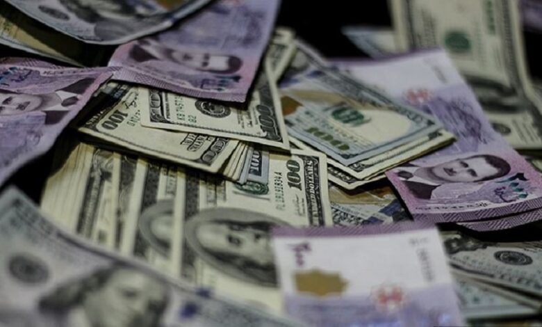 حوالات لصرف الليرة السورية الدولار