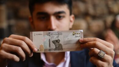 صورة طباعة مزيد من العملة السورية لمواجهة العجز وورقة الـ 5 آلاف ليرة سورية الأكثر تزويراً في سوريا