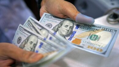 صورة “الشوئسمو” بدلاً من الدولار في سوريا وإجراءات جديدة يفرضها البنك المركزي تزامناً مع تدهور الليرة السورية