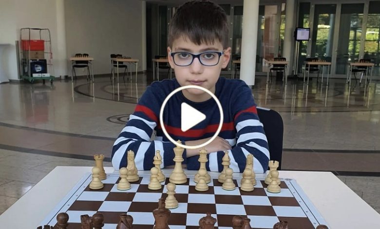 طفل سوري إنجاز لعبة الشطرنج