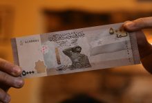 صورة الليرة السورية تكسر الجمود أمام الدولار وتسجل أرقام جديدة وهذه أسعار الذهب مع افتتاح تعاملات اليوم!
