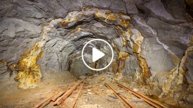صورة العثور على جبل من الذهب الخالص وصخور بداخلها كميات كبيرة من المعادن الثمينة في دولة عربية (فيديو)