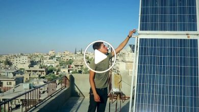 صورة شاب سوري يبتكر تقنية مذهلة لاستخدام ألواح الطاقة الشمسية شمال سوريا ويبهر الجميع (فيديو)