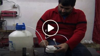 صورة سوري يذهل العالم بعد توصله إلى ابتكار تقنية فريدة تحول الماء إلى وقود سائل مباشرةً (فيديو)