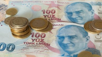 صورة الليرة التركية تعود لمسار الانخفاض بقوة أمام الدولار بعد تحسن مؤقت