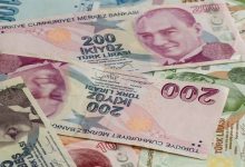صورة الليرة التركية تكسر رقماً قياسياً جديداً في الانخفاض مقابل الدولار