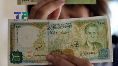 صورة الليرة السورية تترنح وتتراجع نحو مستويات جديدة أمام الدولار خلال تداولات اليوم