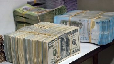 صورة الدولار يتهاوى في سوريا.. هل سيصل سعر الصرف لحدود 8000 ليرة سورية مع نهاية تعاملات الأسبوع؟